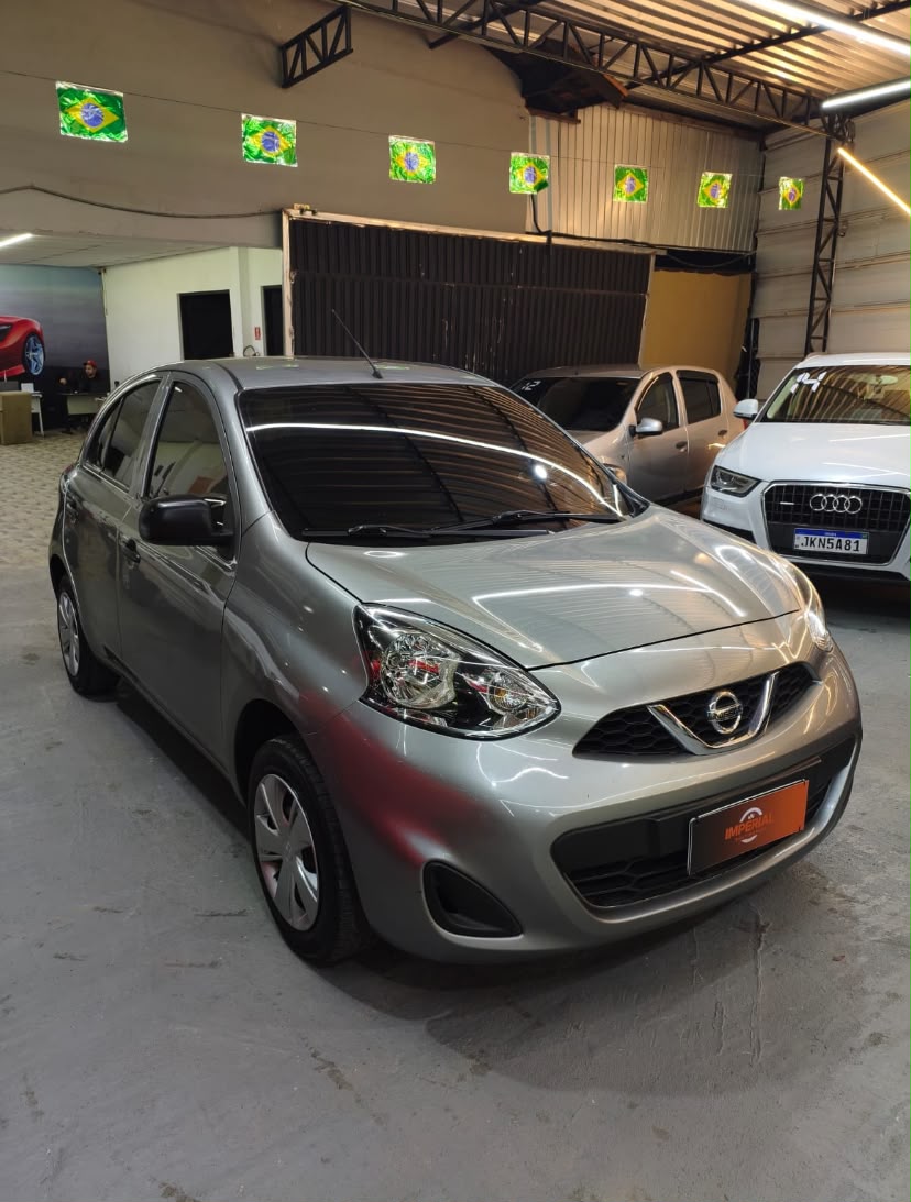 Nissan March S 1.0 Flex 2015/2016