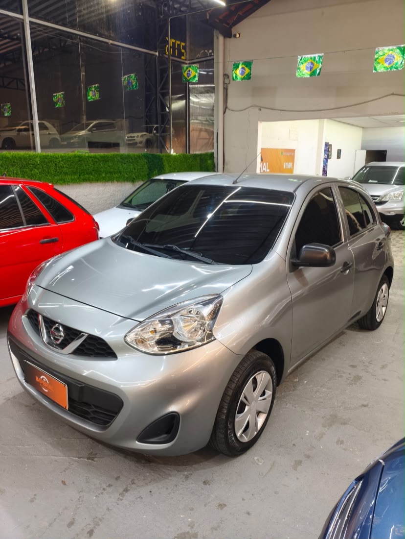 Nissan March S 1.0 Flex 2015/2016