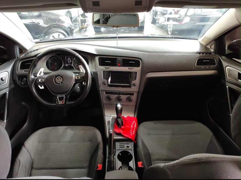 VW Golf 1.4 Turbo Automático 2015