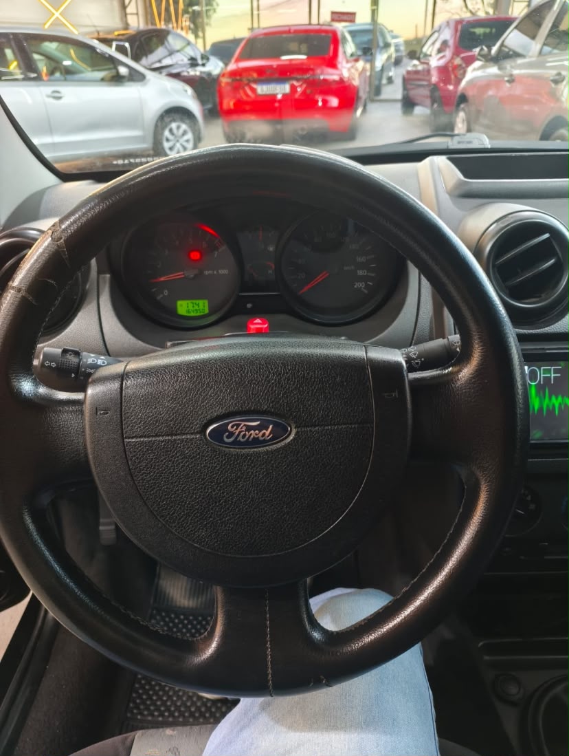 Ford Fiesta 2008 - Detalhe interior