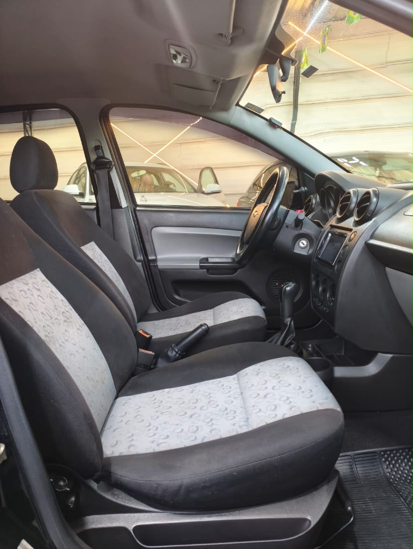 Ford Fiesta 2008 - Vista frontal